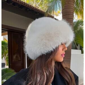 NEW Mongolian Fluffy Furry White Faux Fur Luxury Ear Coverage Bucket Beanie Hat